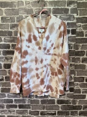 Aerie knit sweater white brown tie dye splatter vneck oversized